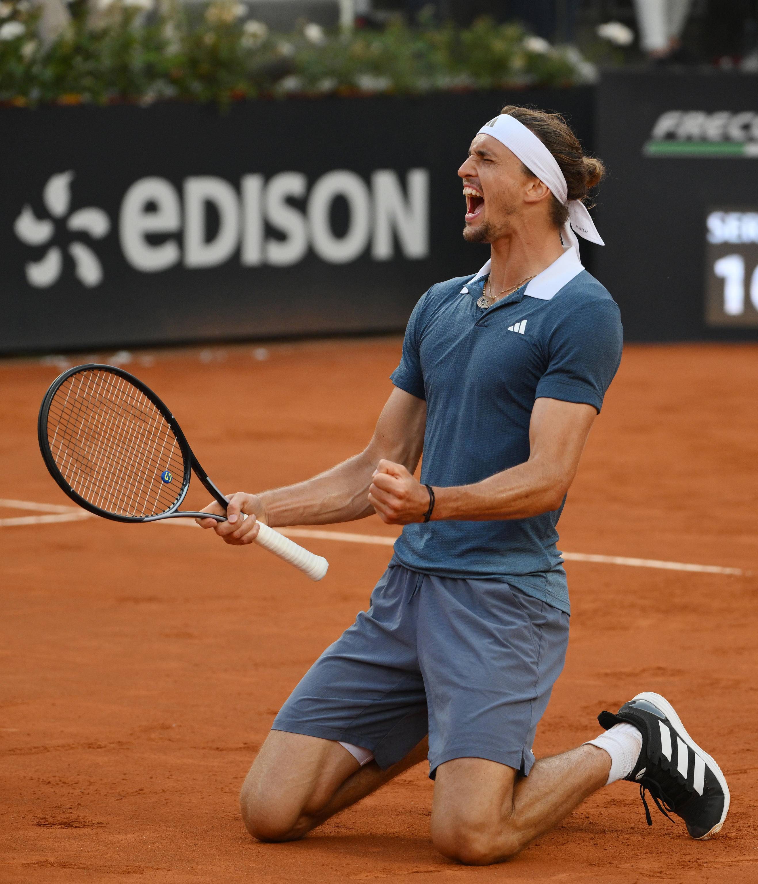 包含法国网球队血洗西班牙网球队,兹维列夫制霸全场的词条 包含法国网球队血洗西班牙网球队,兹维列夫制霸全场的词条