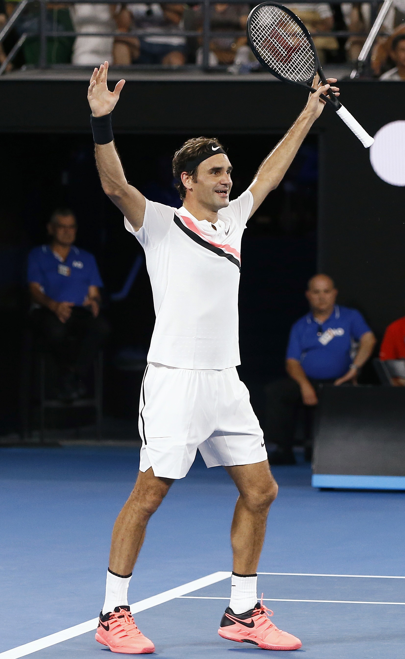 关于日本网球队绝杀澳大利亚网球队，费德勒高光表现的信息