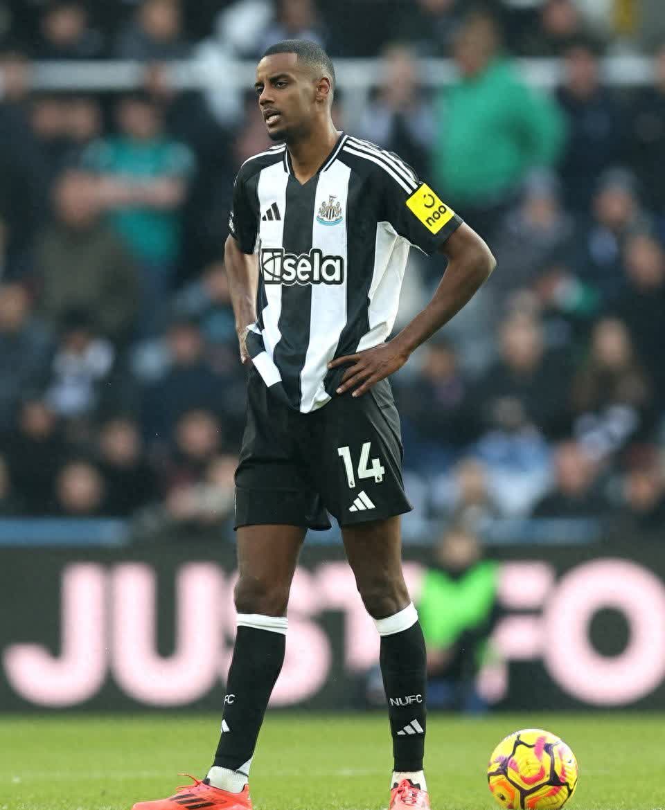 米兰体育官方网站-伯恩茅斯疯狂追分,逼近欧冠区的简单介绍