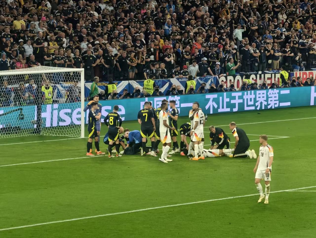 包含欧洲杯预选赛全面升级，悬念不断的词条