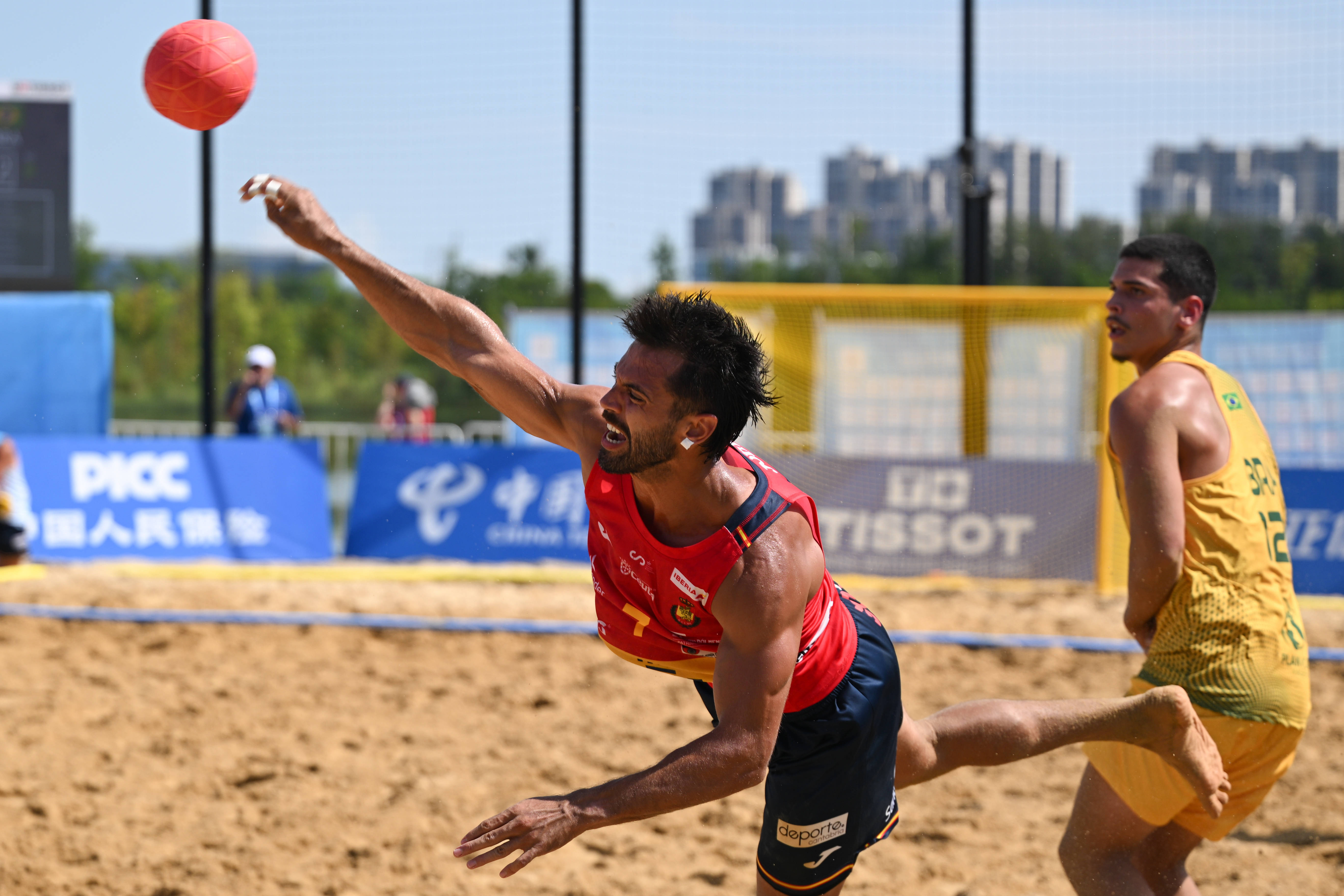 游泳项目赛场激烈,巴西选手勇夺金牌的简单介绍 游泳项目赛场激烈,巴西选手勇夺金牌的简单介绍