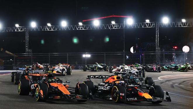 雷诺车队鏖战红牛二队，诺里斯统治全场的简单介绍