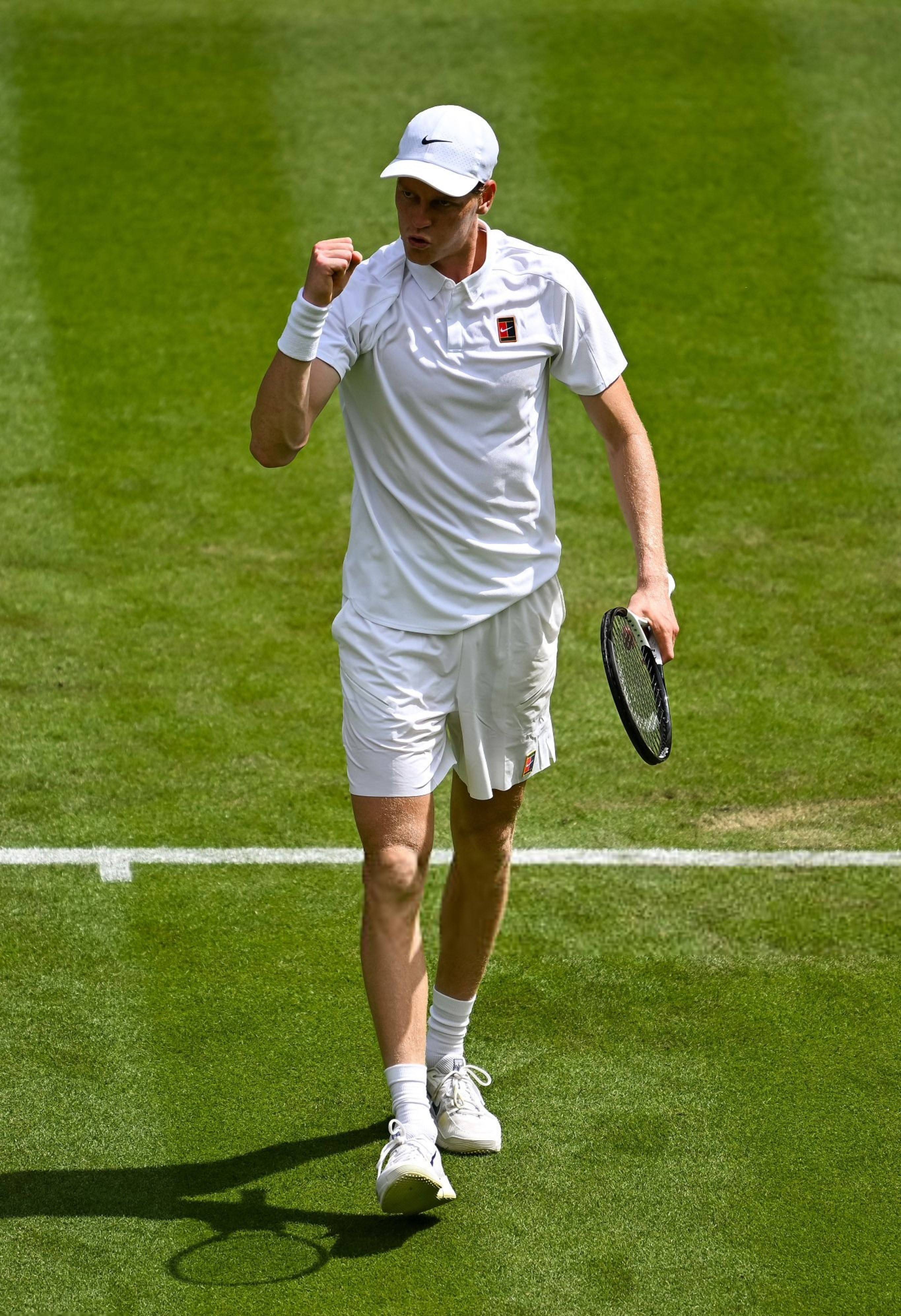 包含法网碾压温网，西西帕斯扛起全队的词条