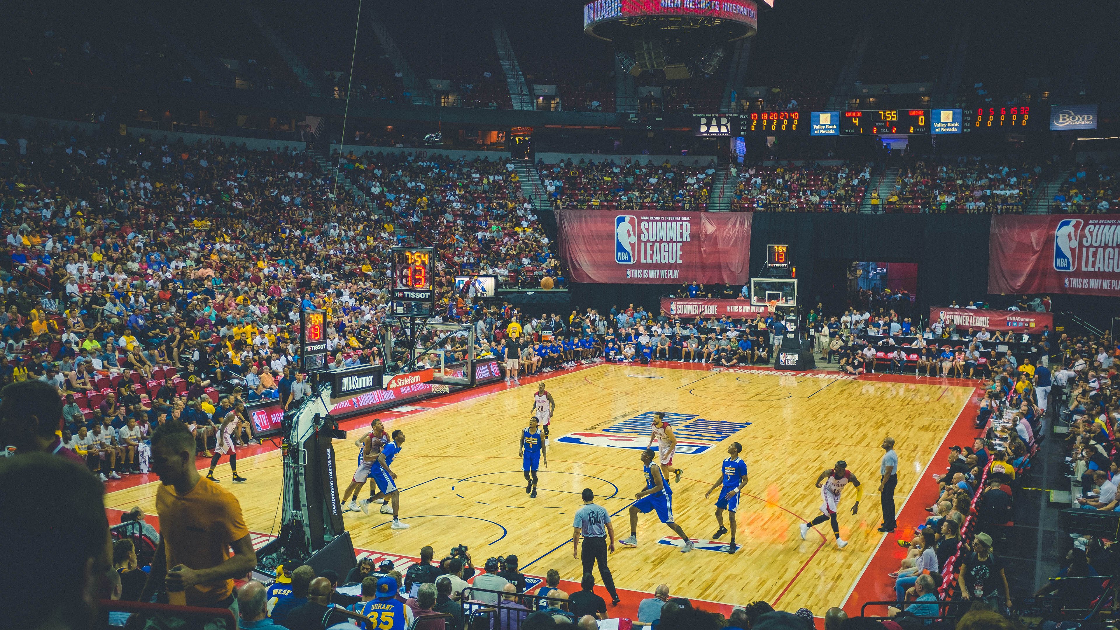 欧冠半决赛焦点战启示录，雄鹿连续得分压制开拓者的战术密码