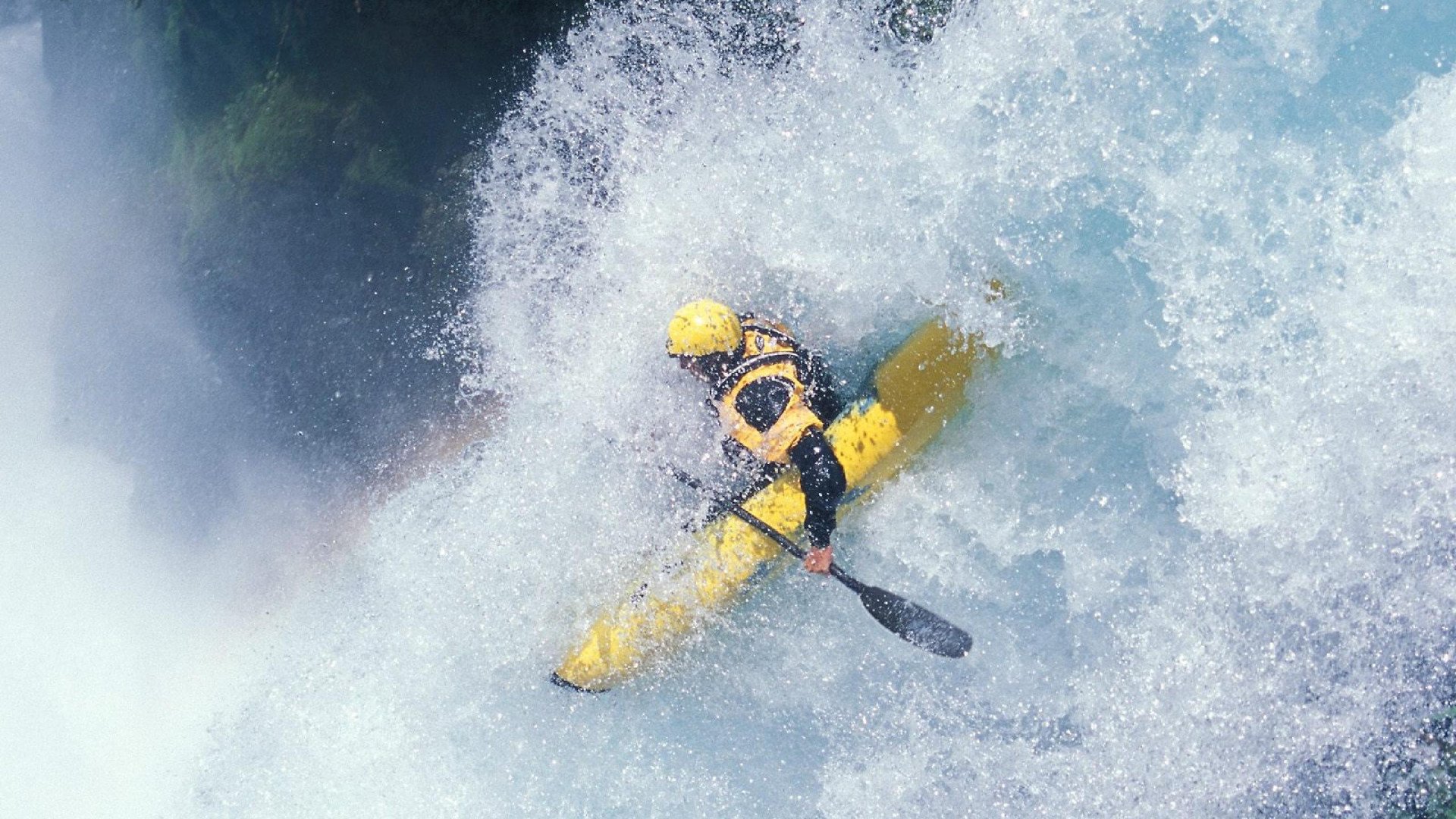 米兰APP下载-楚阿梅尼之夜，F1街道赛上的关键制胜与唯一性回响