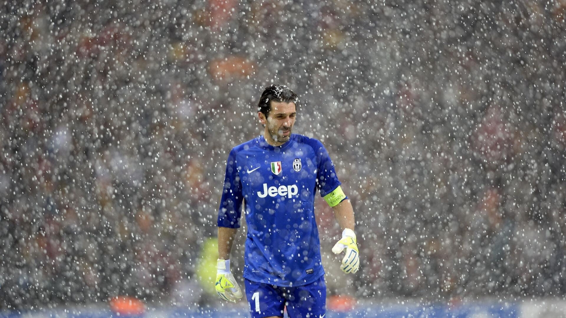 米兰真人-冰岛冲垮葡萄牙，加克波在F1街道赛接管比赛，体育世界的平行宇宙